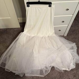 Elegant White Tulle Skirt